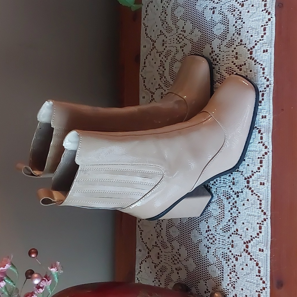 PLT Beige Patent High Block Heel Chelsea Boots Sz 7
